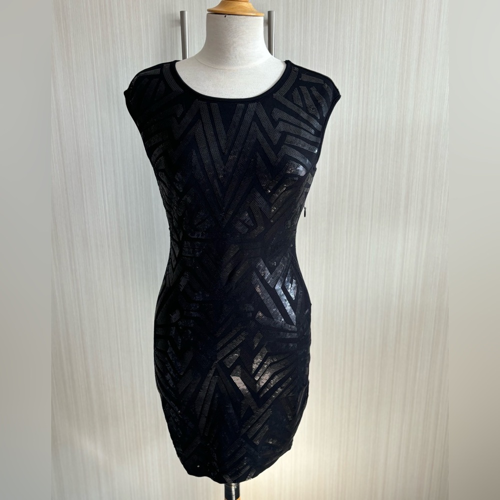 BCBG Maxazria Bodycon Black Mini Sequin festive Dress Style Vallissa Size‎ S 💐